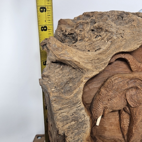 Handcrafted elephant sculpture hanging - Picture 5 of 7